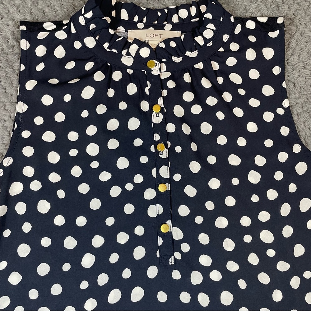 LOFT Women's Blue Polka-Dot Sleeveless‎ Blouse Size Small Office Preppy